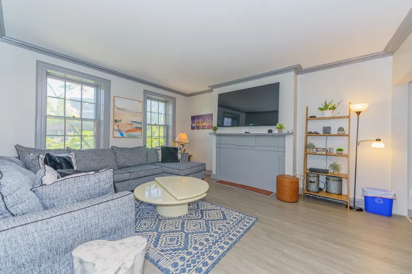Massive 5BD/4BA 3-Story Duplex @ Downtown Albany - Image 1