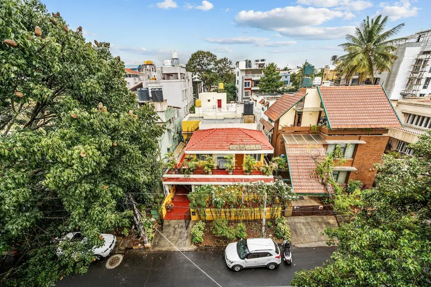 Vintage 5BHK Spacez Luxury Villa - Image 1