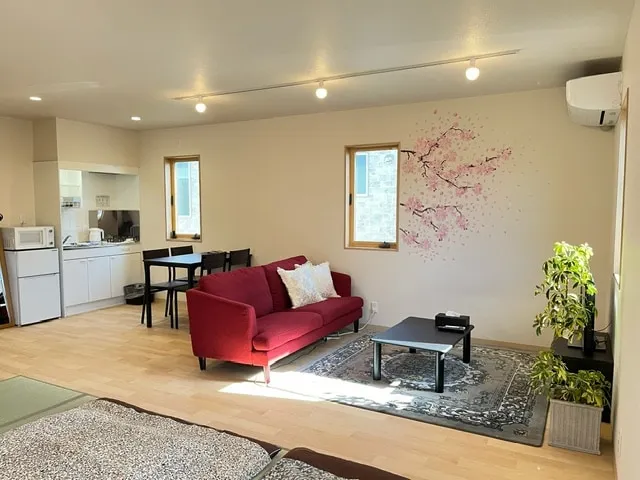 3-minute walk to Kurashiki Beauty Area, 5-minute walk from Kurashiki Station, great access! New and clean house. - Image 1