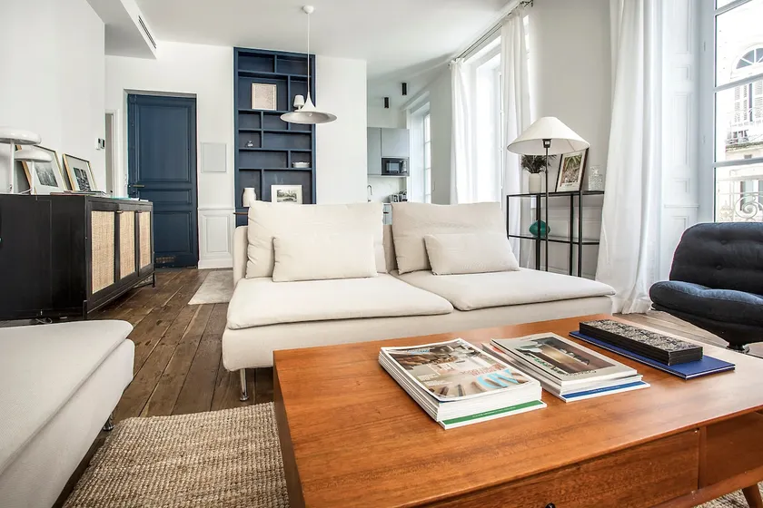 Beautiful apartment w/ AC - Parking - City centre - Image 1