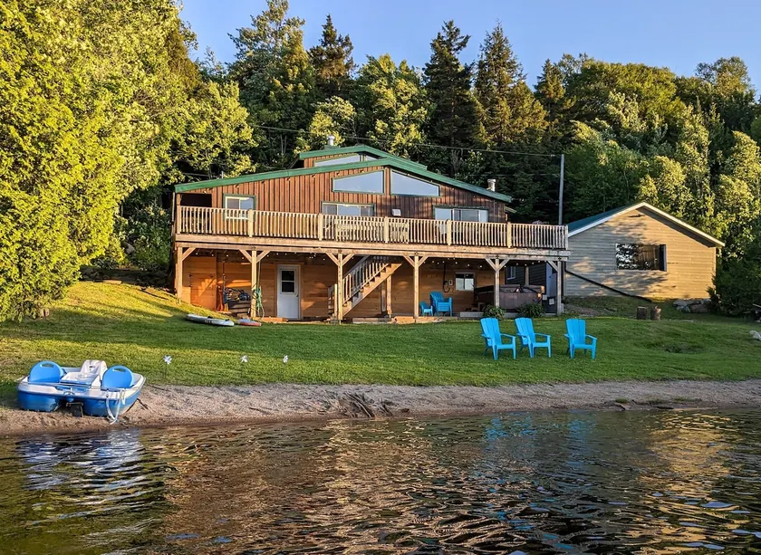 Cozy front lake house - Image 1