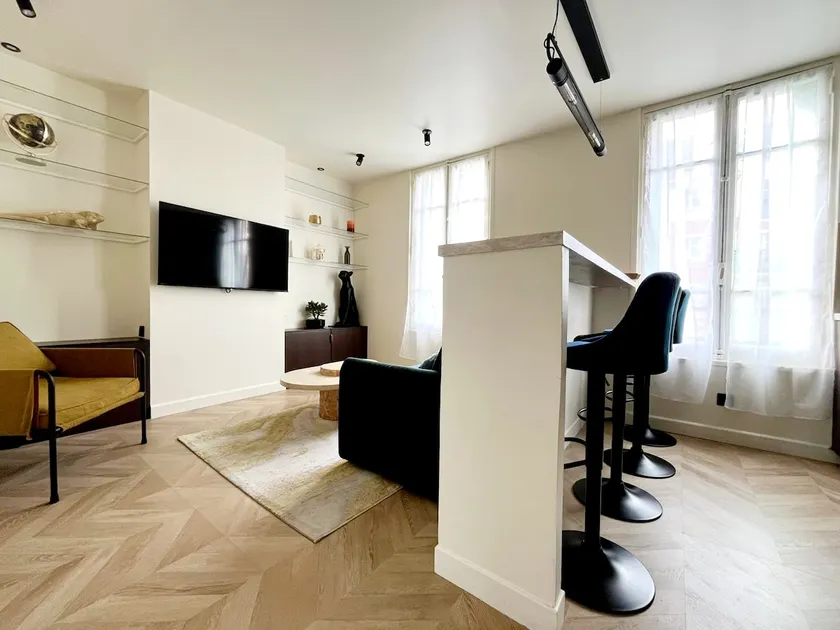 Contemporary apartment near Paris Orly - Image 1