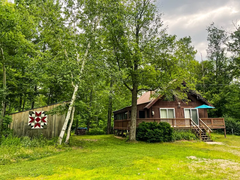 The Getaway Chalet - cozy lake & mountain outpost - Image 1