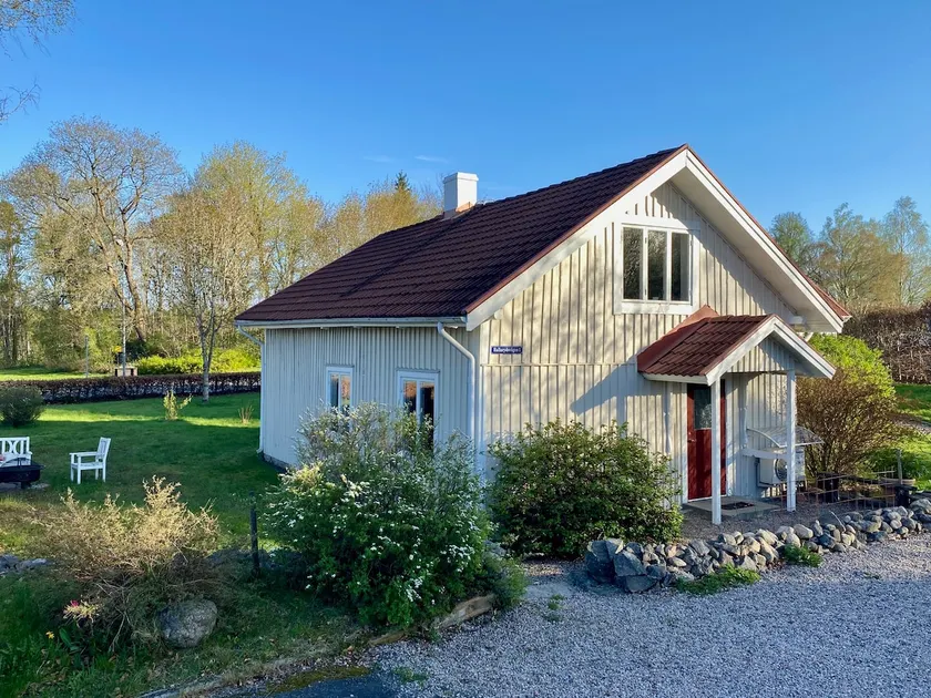 Guest house in Killeberg - Image 1