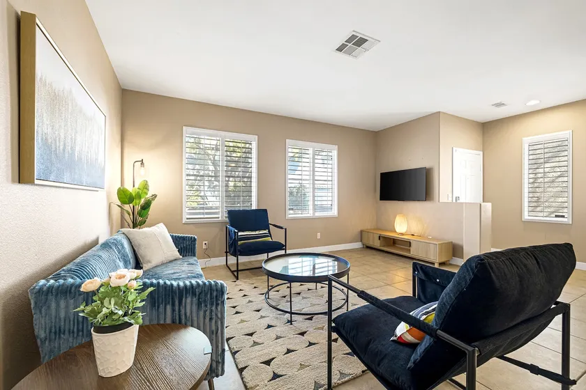 Urban house near DT Summerlin - Image 1