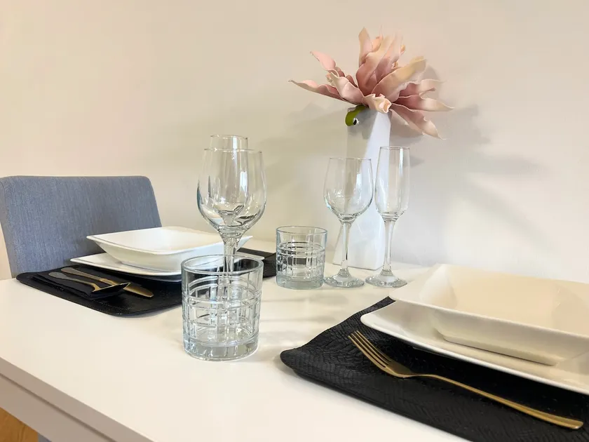 La Vie - Deluxe Studio Apartment - Image 1