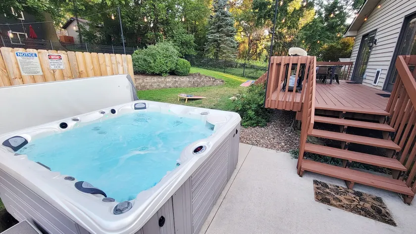 The Terrace w Hot Tub | Spacious, Quality, Fun - Image 1