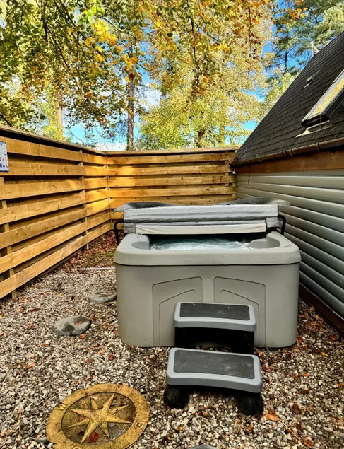 Macha 3 - Hot Tub-Perth-Pets-Family-Luxury-Cabin - Image 1