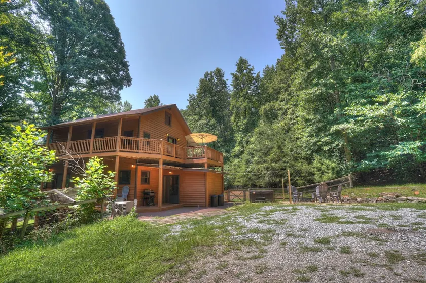 Secluded Cabin with Games & Hot Tub - Image 1