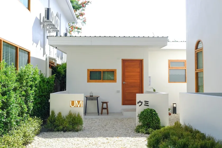 Umi minimalist style beach haus - Image 1