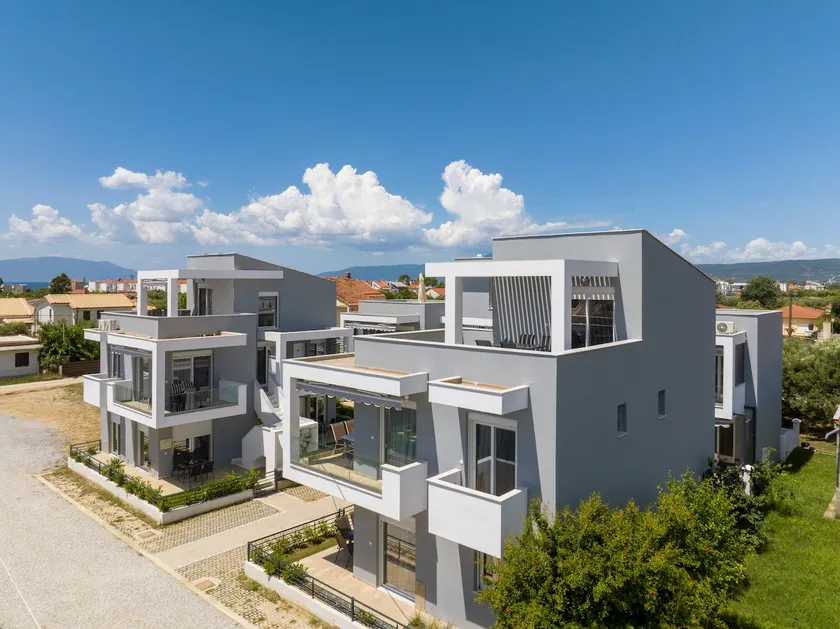Roxani -one-bedroom Apartment - Image 1