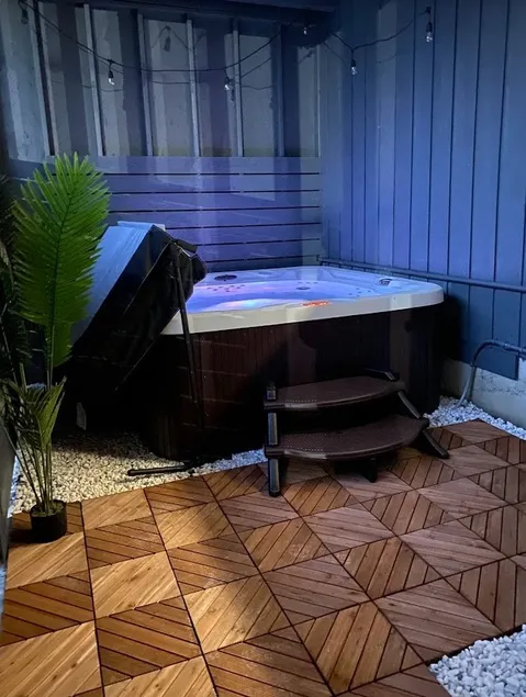 Moby's Coastal Beach Getaway, Sleeps 11 - Image 1