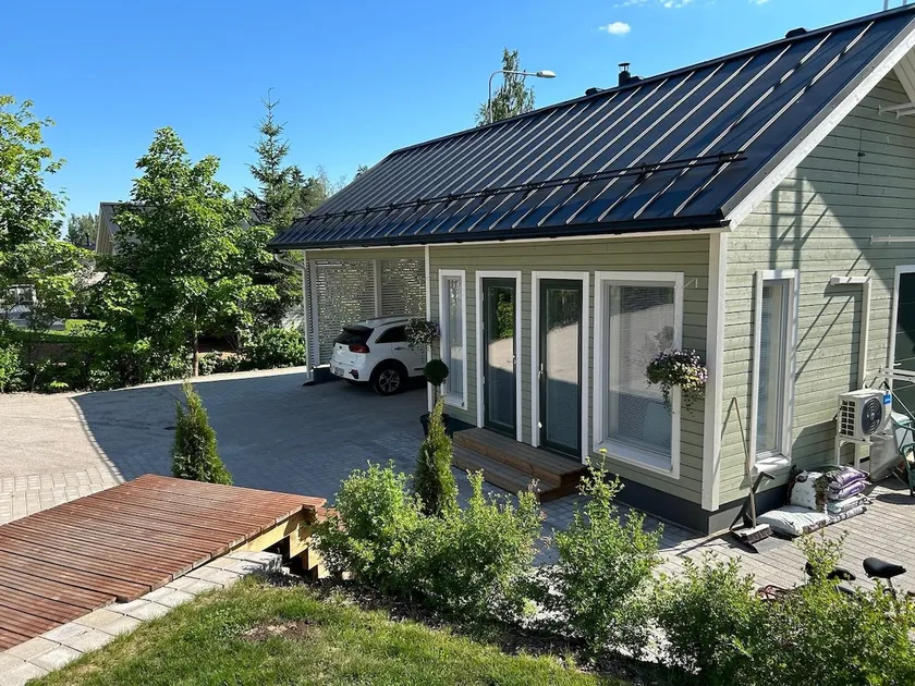 Modern guest house with wood-fired sauna and parking space - Image 1