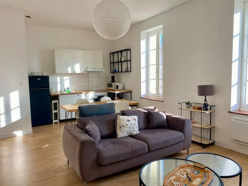 Charming 48 m2 2-room apartment, 300 m from the city center - Image 1