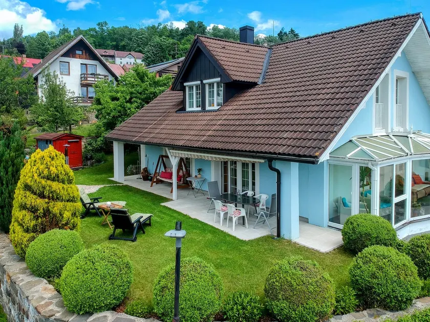 Vacation home, 380 m2, hot tub, lake view, sandy beach - Image 1