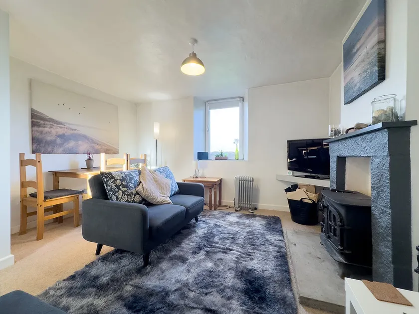 Drigg Cottage, Cosy Retreat with Log Burner & Garden - Image 1