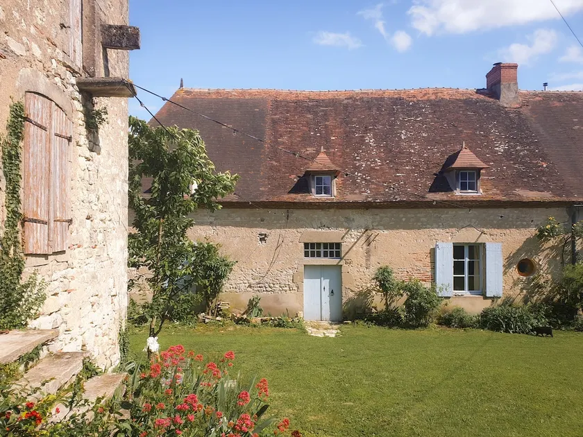 Charming historic farmhouse - Image 1