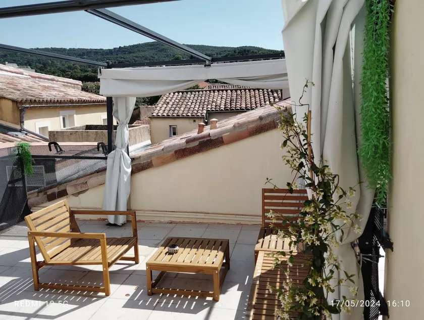 A rooftop nest with terrace - Image 1
