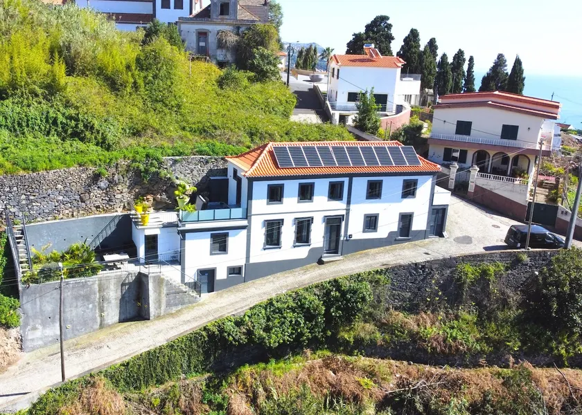 Espirito do Mar - Premium Villa with Jacuzzi - Image 1