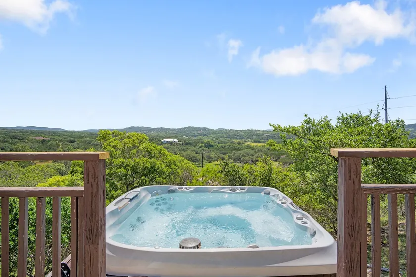 Rockin B Bluff | Hilltop 2BR Cabin with Hot Tub - Image 1