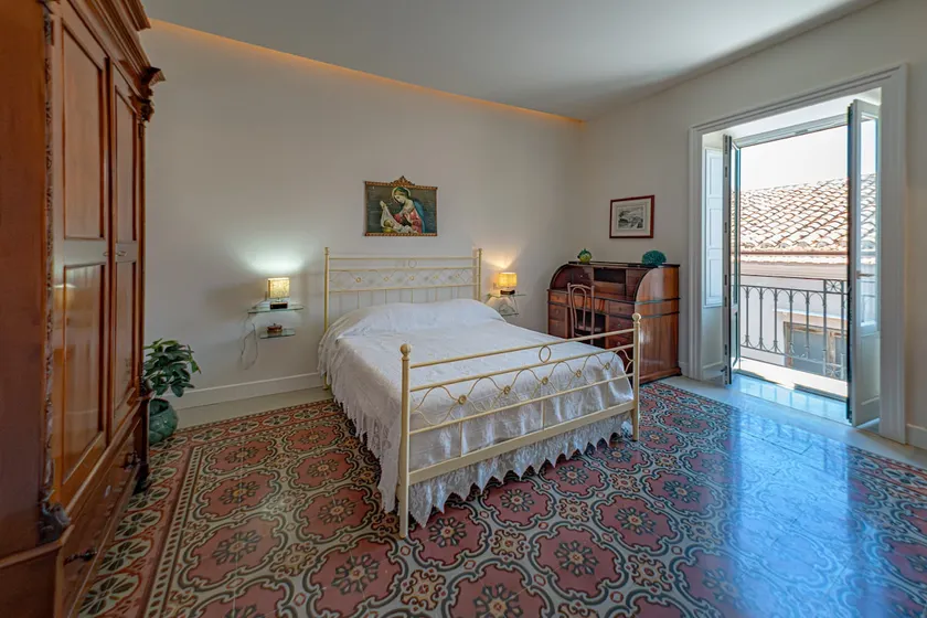 Vittorio Emanuele Street House - Image 1