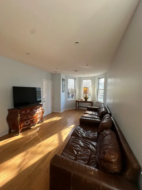 10 Mins to Midtown! 3BR/2.5 Bath - Image 1
