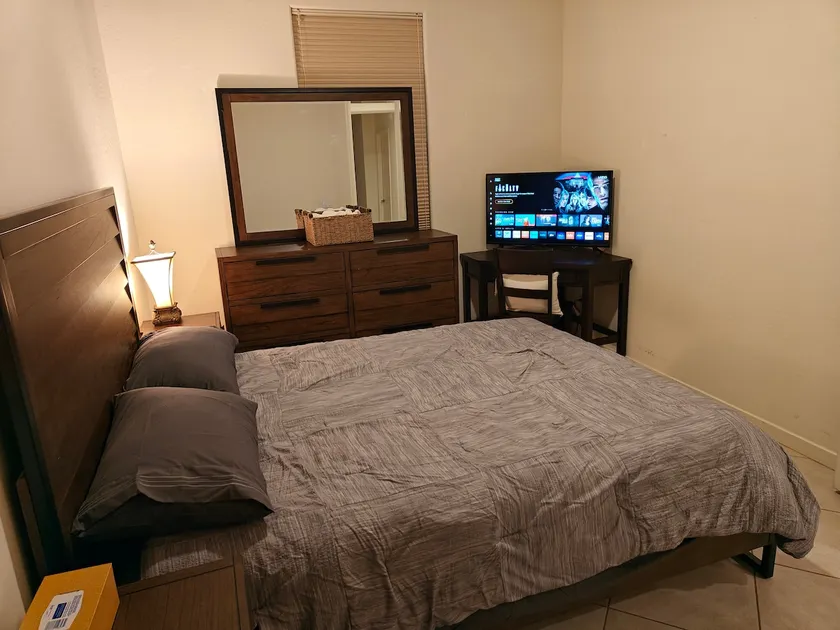 Pet-Friendly 3b 2b Cute Bungalow in a Perfect Area - Image 1