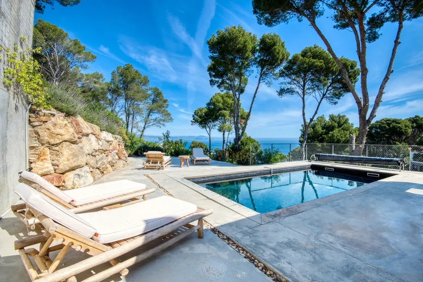 Modern house with sea views near Sa Riera beach - Image 1