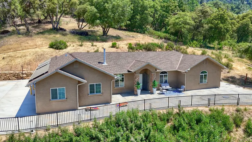 MK Estate-Villa Nr. Yosemite, Bass Lake, Oakhurst - Image 1