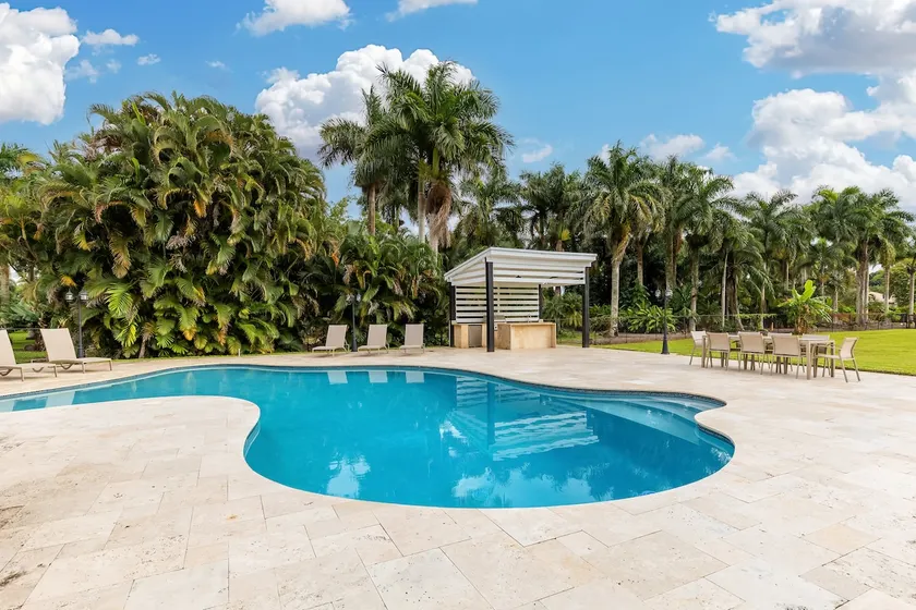 Majestic Home 7 Bedroom w/ Heated Pool, Huge Yard - Image 1
