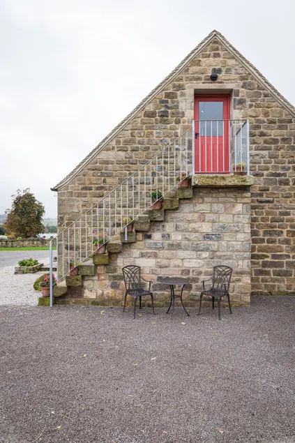 Loft w/ Log Burner Nr. Hartington, Peak District - Image 1