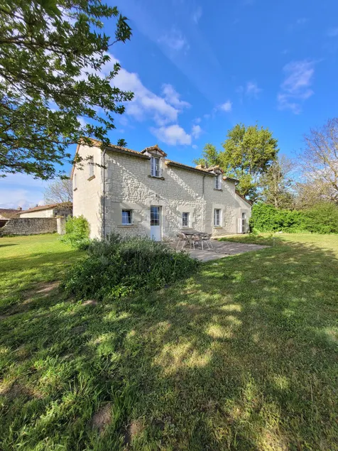 A home in the Loire valley - Image 1