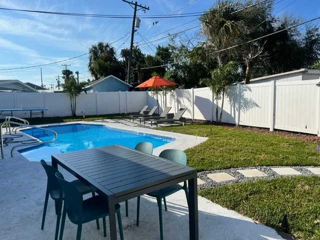3 Bedroom w/ Pool-near Downtown/ Bush Gardens - Image 1