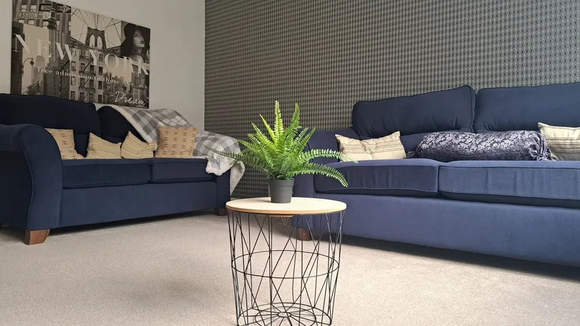 5* | 3 Bed Home | Free Parking | Prime Location - Image 1