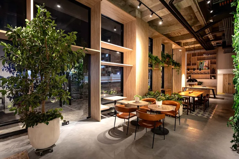 Modern and Elegant apartment in the BEST location. - Image 1