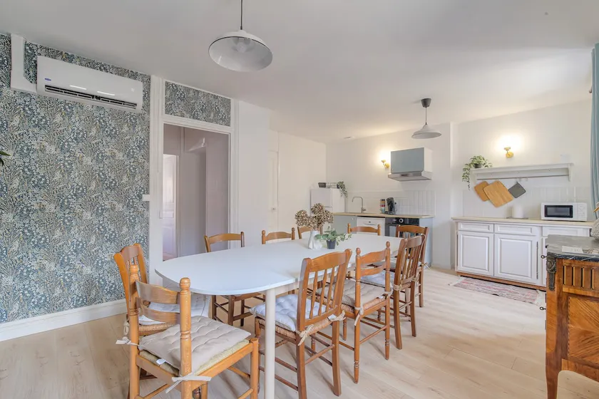 Air-conditioned gîte La Terrasse: sleeps 11 - Image 1