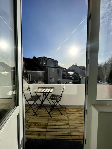 Brand new flat with sunny terrace, ideally located - Image 1