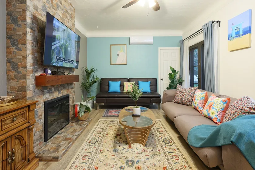 Versatile Downtown 1B1B Home near Disneyland - Image 1