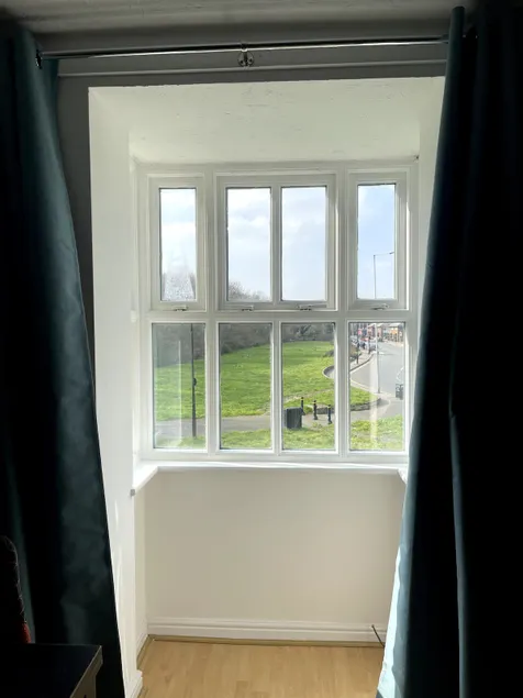 Stylish 2BR Flat|Free Parking|Near Central London - Image 1