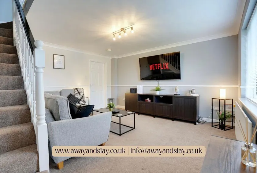2-bed home ideal for working professionals - Image 1