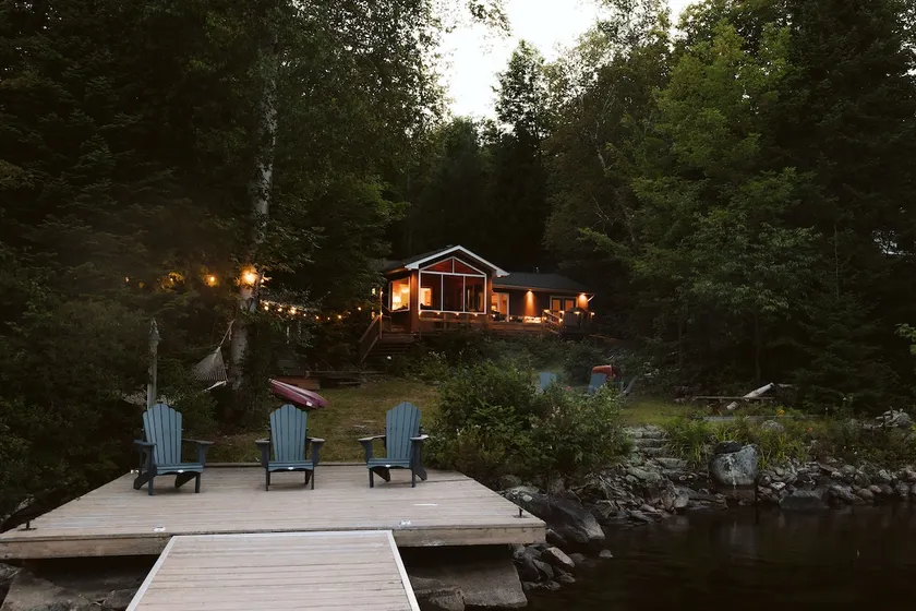 LakeKabin: Lakefront, Sauna, HotTub, Arcade, Kayak - Image 1
