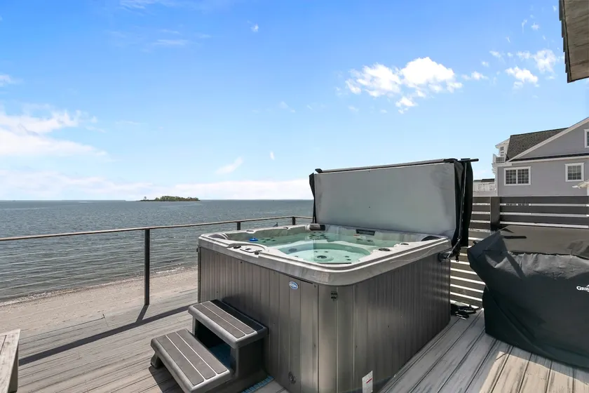 Waterfront!-Hot Tub-The Charles Island Beach House - Image 1