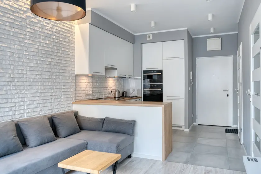 Airport Residence White 24h/FV - Image 1