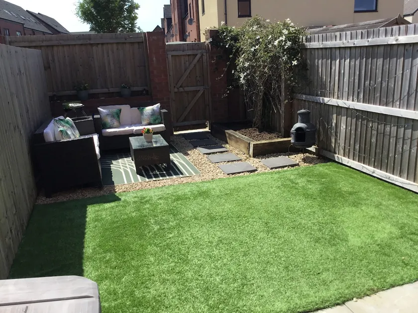 Coastal Comfort - Two Bed Terrace on Barry Island - Image 1