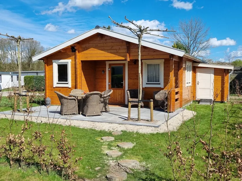 New - Luxury log cabin in a wooded area. - Image 1
