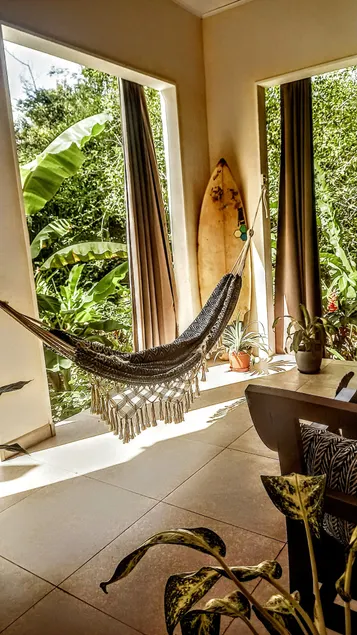 Open Living, Lush Garden, 3 Min to Beach, AC&TV - Image 1
