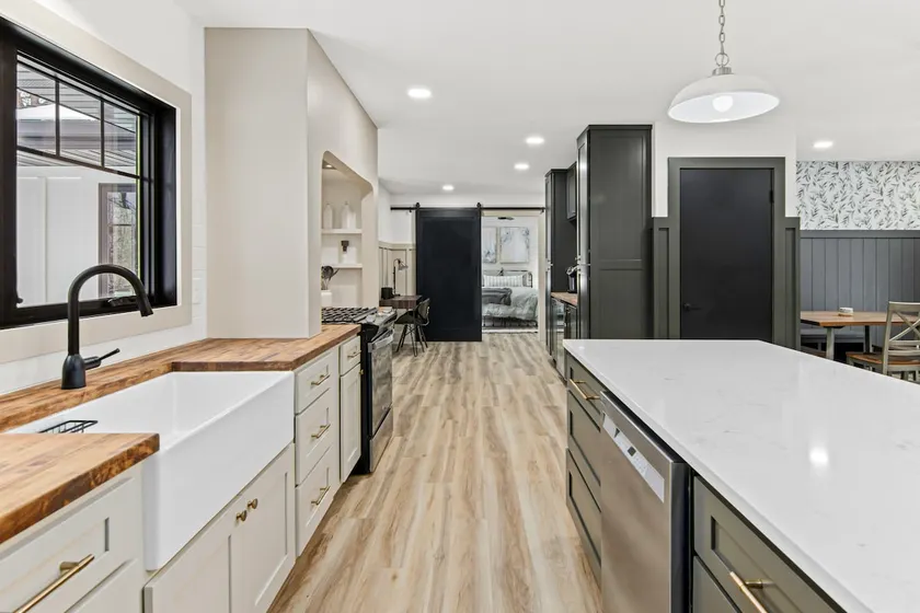 Retreat: Spacious Yard, Fire Pit & Gourmet Kitchen - Image 1