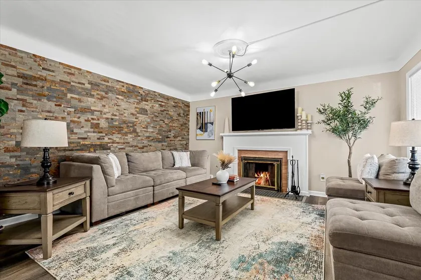 Newly Renovated 4 Bedroom 2 Bath Downtown Dearborn - Image 1
