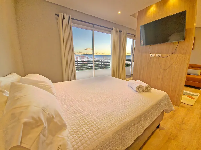 Luxurious atmosphere, excellent view - Image 1
