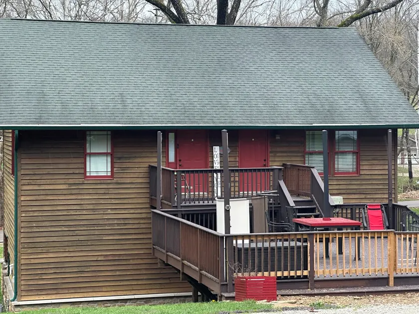 Modern Country Suite - Image 1